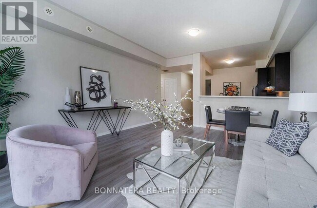 3055 Thomas St in Mississauga, ON - Building Photo - Building Photo