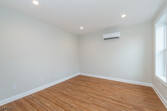 124 Main St in Newton, NJ - Building Photo - Building Photo