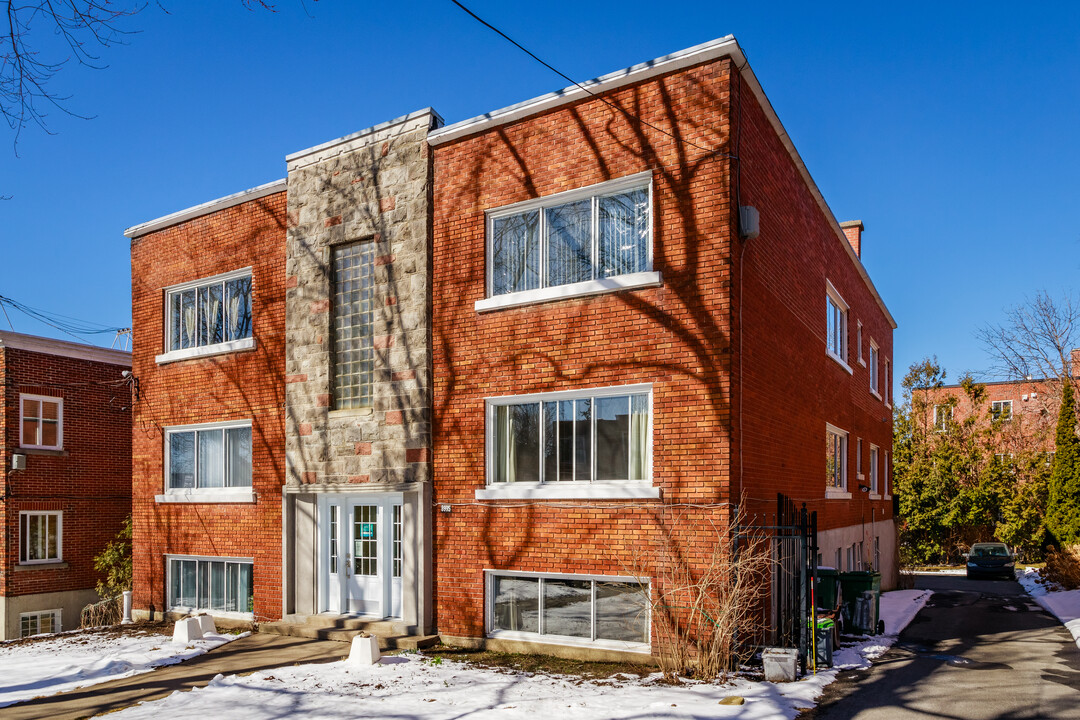 3995 Édouard-Montpetit Boul in Montréal, QC - Building Photo