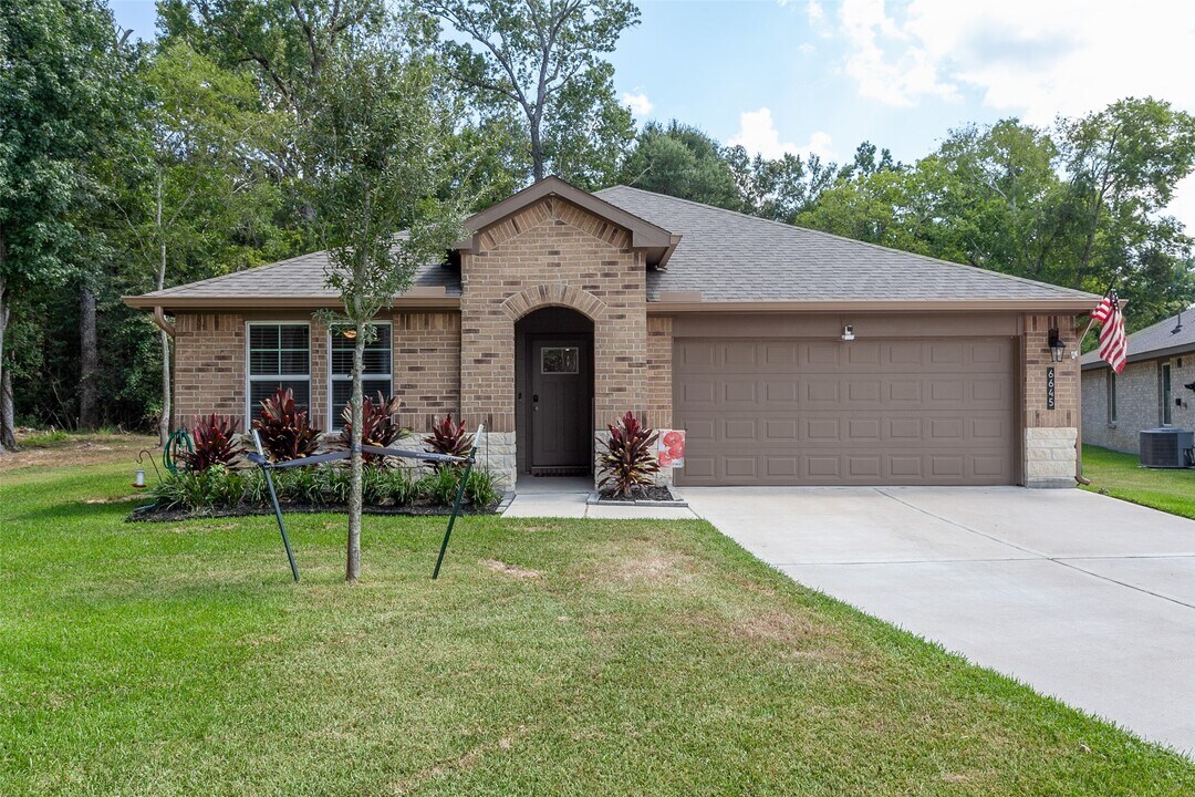 6645 Riplee St in Beaumont, TX - Building Photo