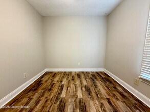 4701 Haeringdon Ct in Louisville, KY - Building Photo - Building Photo