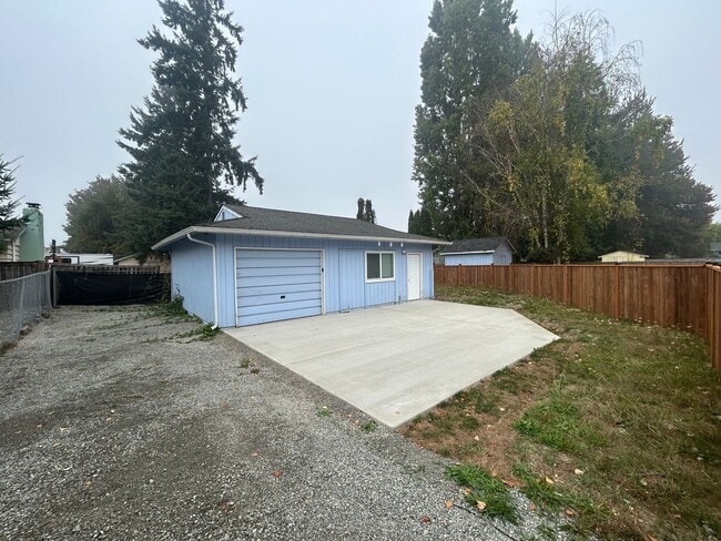 2010 N Cascade Pl