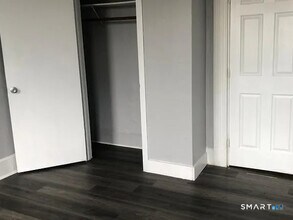 570 Broad St in Meriden, CT - Building Photo - Building Photo