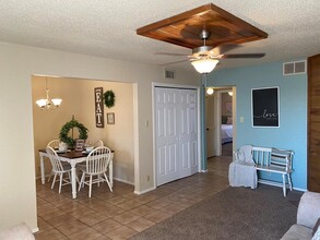 1206 Aspen St in Andrews, TX - Foto de edificio - Building Photo