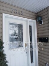 7542-7580 80 Ave NW in Edmonton, AB - Building Photo - Building Photo