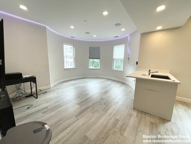 113 Hillside St, Unit 2 in Boston, MA - Building Photo - Building Photo