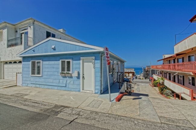 property at 3809 Crest Dr
