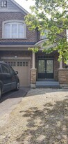 53 Pentonville Rd in Brampton, ON - Building Photo