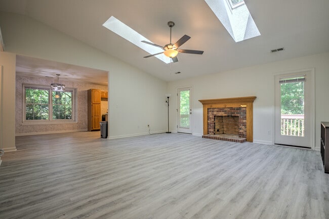 10 Southchase Dr in Fletcher, NC - Building Photo - Building Photo