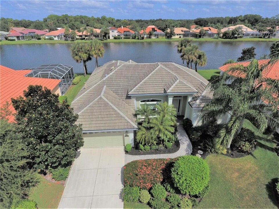 4959 Sabal Lake Cir in Sarasota, FL - Building Photo