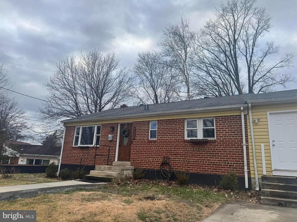 4402 Ives St in Rockville, MD - Building Photo