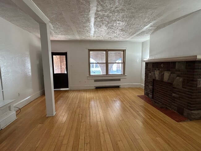 191 Zerby Ave, Unit FrontApt in Edwardsville, PA - Building Photo - Building Photo