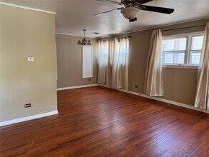 221 W Monterey St in Denison, TX - Building Photo - Building Photo