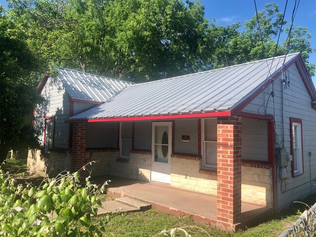 property at 413 N Hackberry
