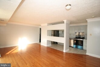 19517 Gunners Branch Rd, Unit 424 in Germantown, MD - Foto de edificio - Building Photo