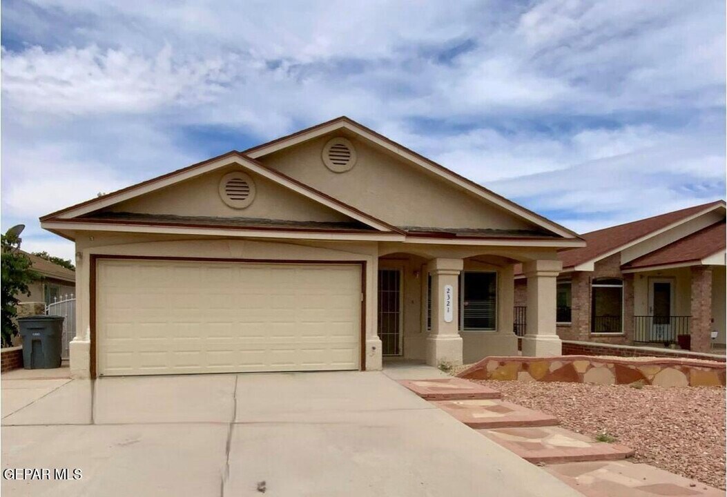 2321 Joshua Louis Dr in El Paso, TX - Building Photo