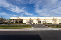 The James in Irvine, CA - Foto de edificio - Building Photo