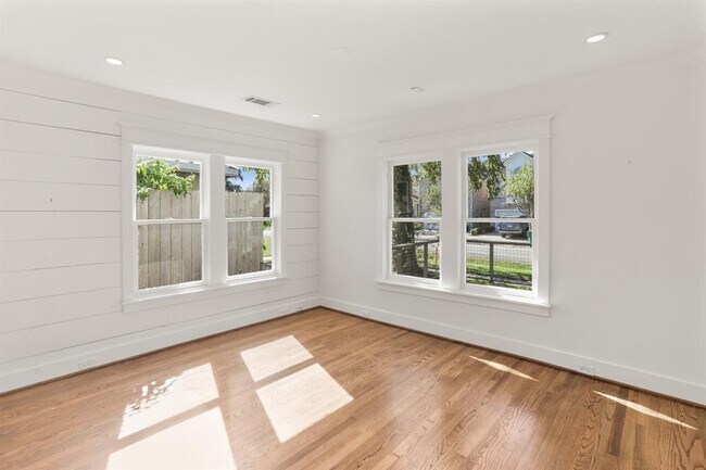 1548 Cortlandt St in Houston, TX - Building Photo - Building Photo