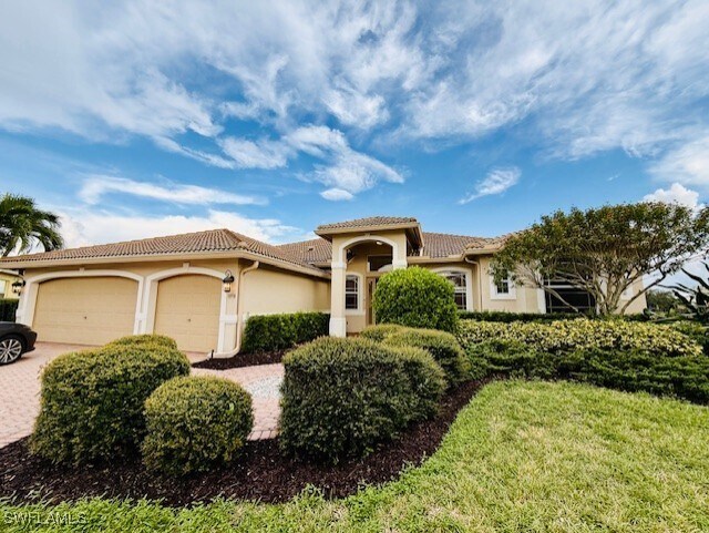 1098 Port Orange Way in Naples, FL - Building Photo - Building Photo