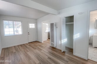 1219 S Farmer Ave in Tempe, AZ - Building Photo - Building Photo