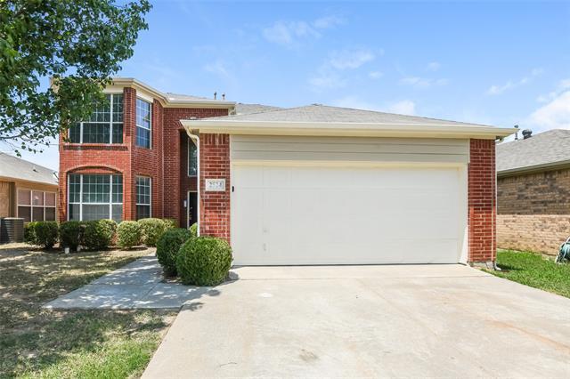 2524 Tar Heel Dr in Fort Worth, TX - Building Photo
