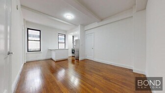 140 E 46th St in New York, NY - Building Photo