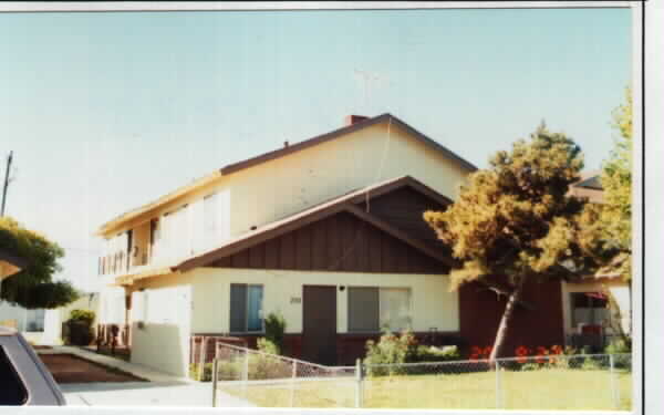 230 Cuesta Del Mar Dr in Oxnard, CA - Building Photo - Building Photo