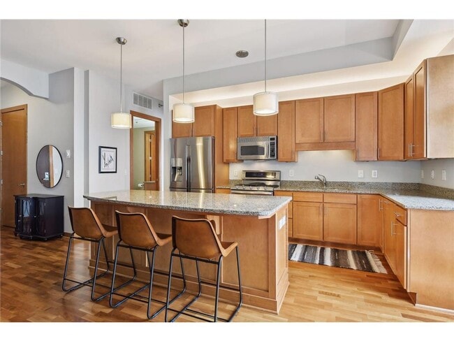 317 Groveland Ave in Minneapolis, MN - Foto de edificio - Building Photo