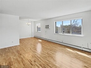 2727 W 43rd St in Minneapolis, MN - Building Photo - Building Photo