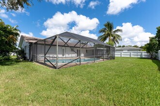 3554 NW 25th Terrace in Boca Raton, FL - Foto de edificio - Building Photo