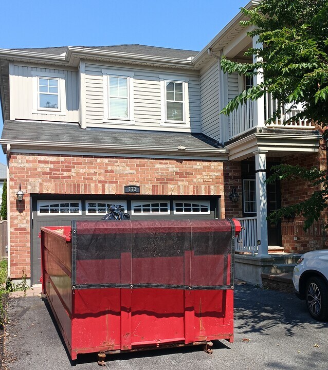 173 Sonesta Cir in Ottawa, ON - Building Photo