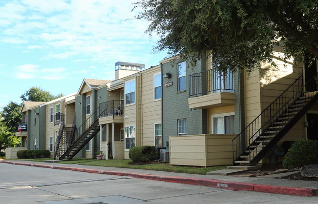 Bridgewater Apartments in Tomball, TX - Building Photo - Building Photo