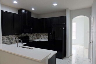 7011 White Treetop Pl in Riverview, FL - Building Photo - Building Photo