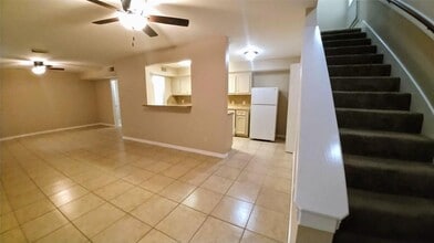 909 Ave I in Huntsville, TX - Building Photo - Building Photo