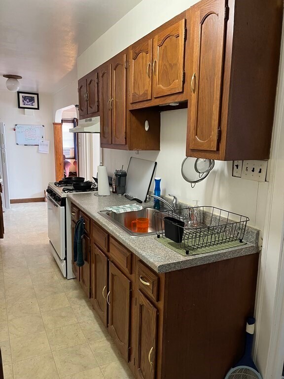 37 Cushing St Apartments and Nearby Quincy Apartments For Rent Quincy, MA