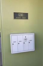 1241 Rycroft St, Unit 302 in Honolulu, HI - Building Photo - Building Photo