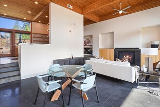 2225 NW Reserve Camp Ct in Bend, OR - Building Photo - Building Photo