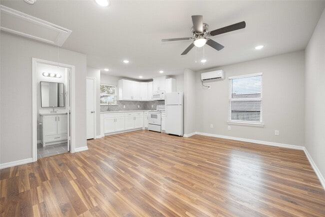 2816 Woodard St in Houston, TX - Building Photo - Building Photo