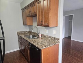 18932 E 14 Mile Rd, Unit 23 in Roseville, MI - Building Photo - Building Photo