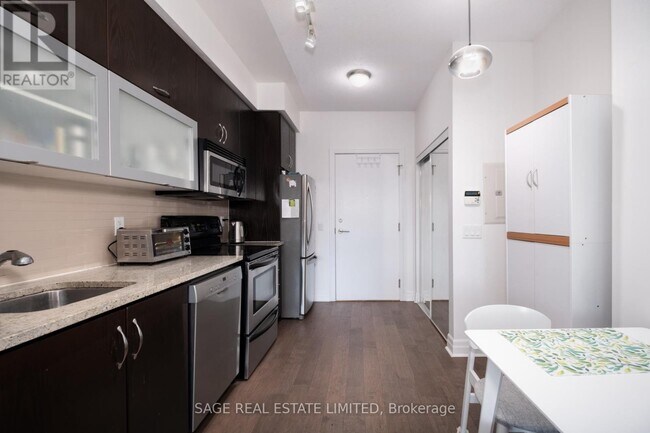 20-620 Gothic Ave in Toronto, ON - Building Photo - Building Photo