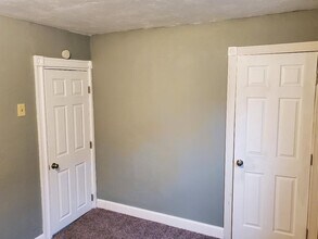 548 Railroad St in Turtle Creek, PA - Building Photo - Building Photo