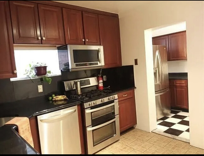 79 Fulton St, Unit 3 in Weehawken, NJ - Building Photo - Building Photo