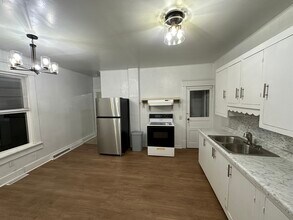 11 Walker St in Athens, OH - Foto de edificio - Building Photo