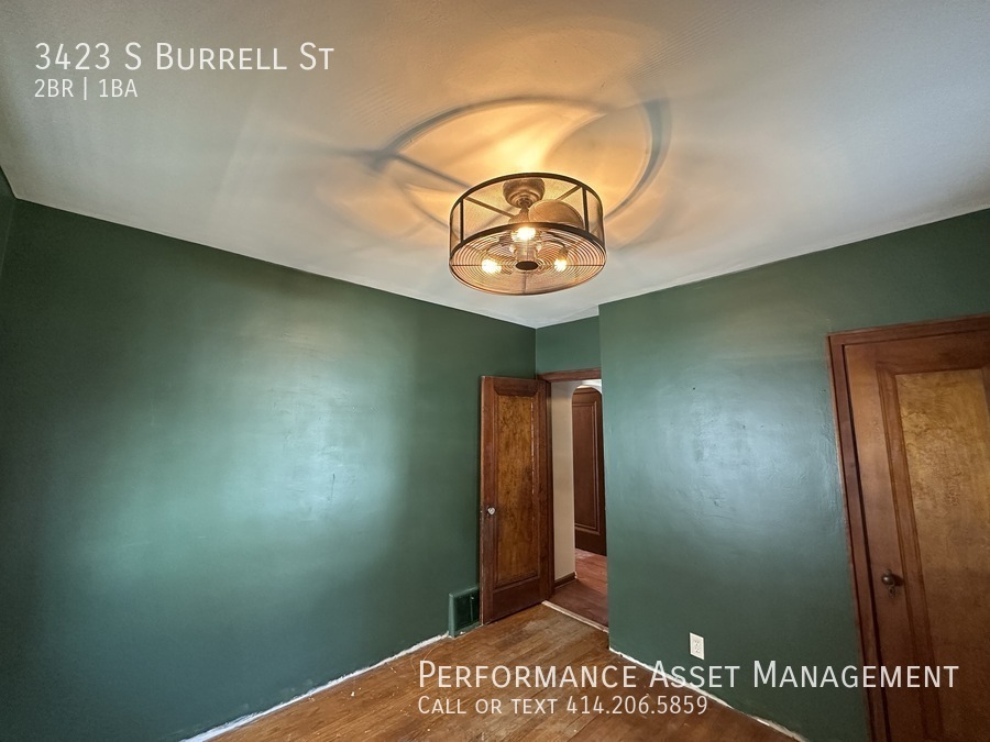 3423 S Burrell St in Milwaukee, WI - Foto de edificio