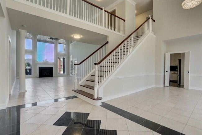 property at 5519 Bridlewood Dr