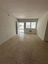 790 81st St in Miami Beach, FL - Foto de edificio - Building Photo