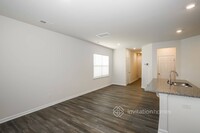 11818 Brier Vlg Ln, Unit 19-21F in Charlotte, NC - Foto de edificio - Building Photo