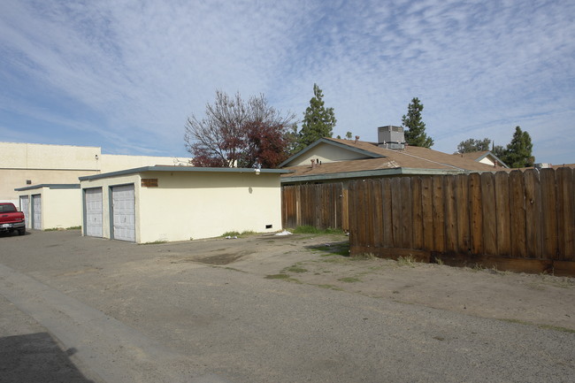 1855 Carter Way in Atwater, CA - Building Photo - Building Photo