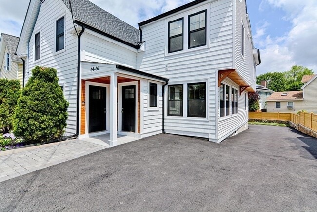 64 Crescent St in Swampscott, MA - Building Photo - Building Photo
