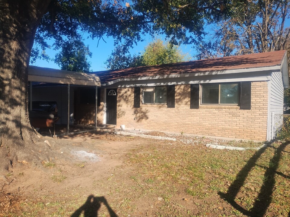 1310 Becky St in Bossier City, LA - Building Photo